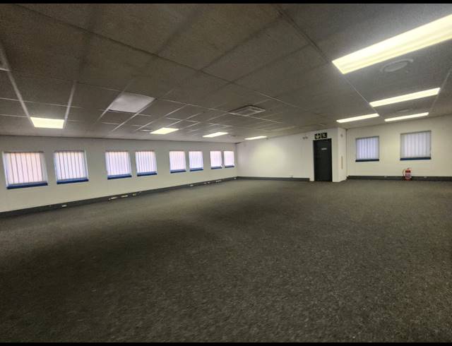 709M² OFFICE TO LET IN RANDJESPARK